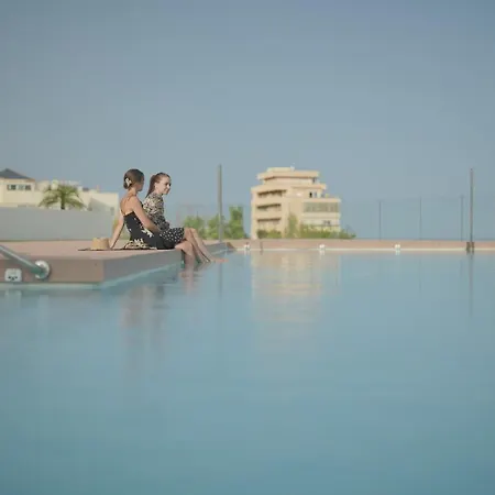 4 Bed Residential Palm * 丰希罗拉